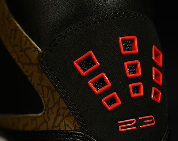 Jordan Brand Gives the Jordan 1 Flight Strap a Knicks PE - Air Jordans,  Release Dates & More
