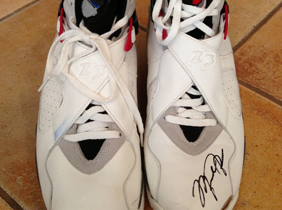 Michael jordan store autographed shoes