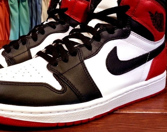 jordan retro 1 red and black and white