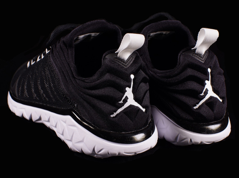 jordan flight flex black and red