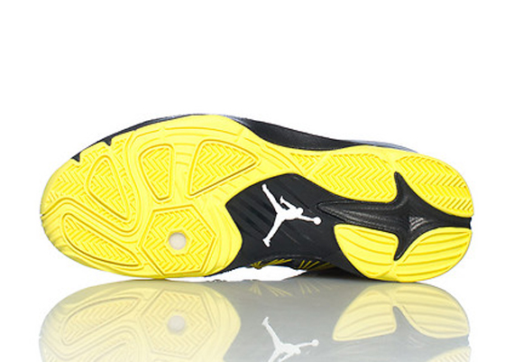Jordan CP3.VII AE: Sport Blue Splatter - Available on  - Air Jordans,  Release Dates & More