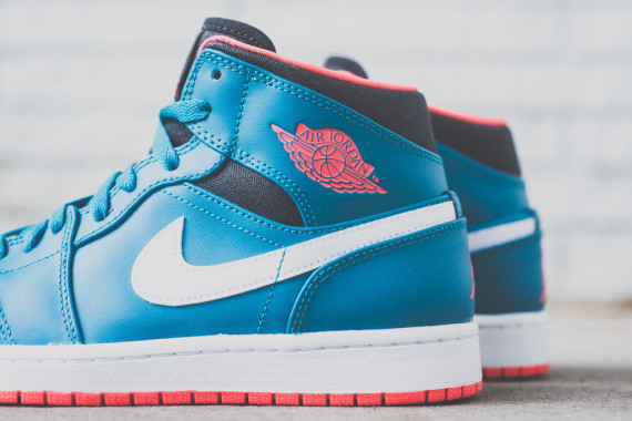 Mid: Tropical Teal - Infrared 23 