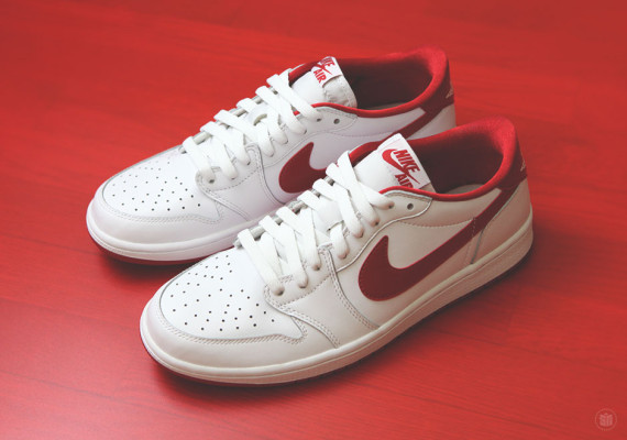 jordan 1 retro low white varsity red