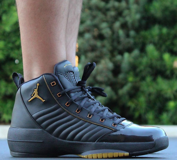 jordan 19 se black metallic gold