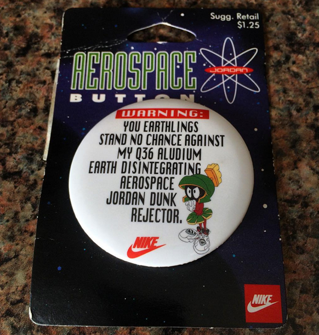 nike-marvin-the-martian-button-1993-1