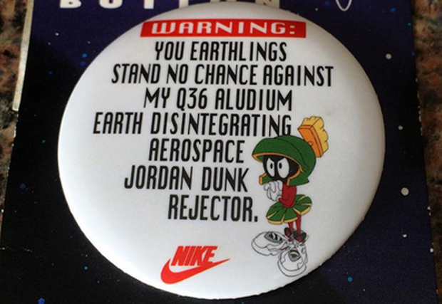 nike-marvin-the-martian-button-1993-2