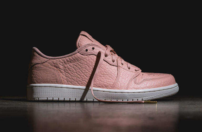 jordan 1 low swooshless