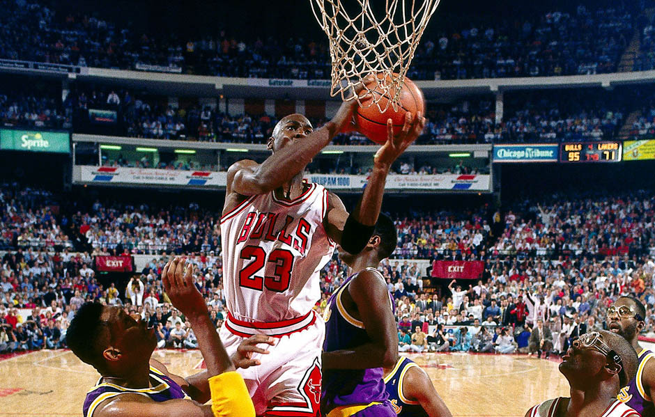 Flashback: Michael Jordan's Switch Between Hands Layup