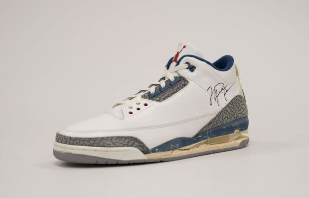 michael jordan wearing jordan 3 true blue