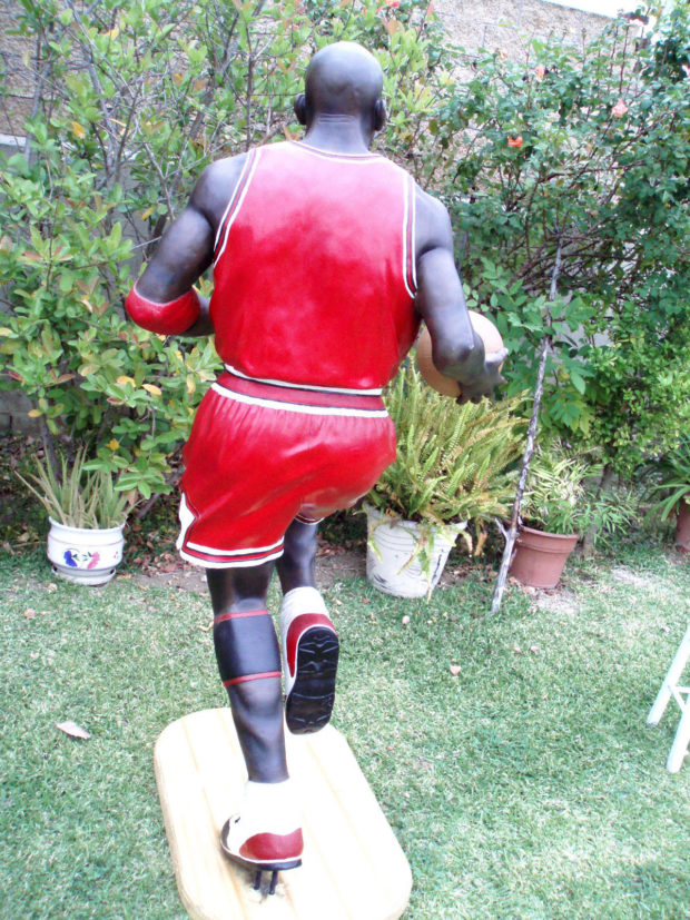 michael jordan statue figure