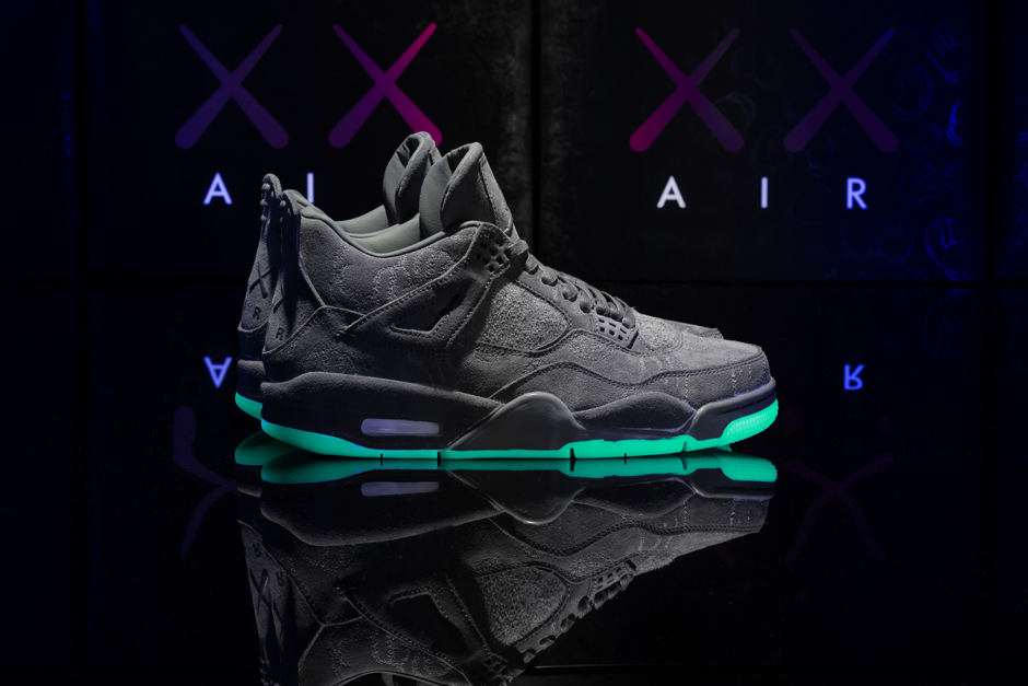 Jordan 4 kaws on sale green