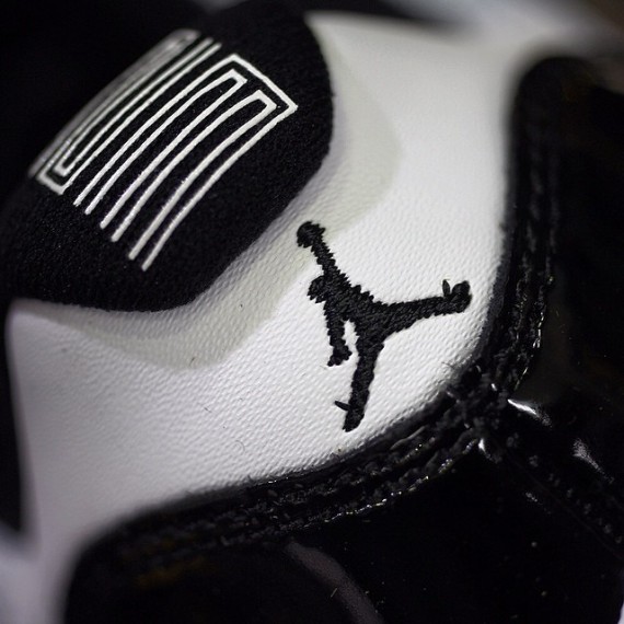 Air Jordan 11 Low: 