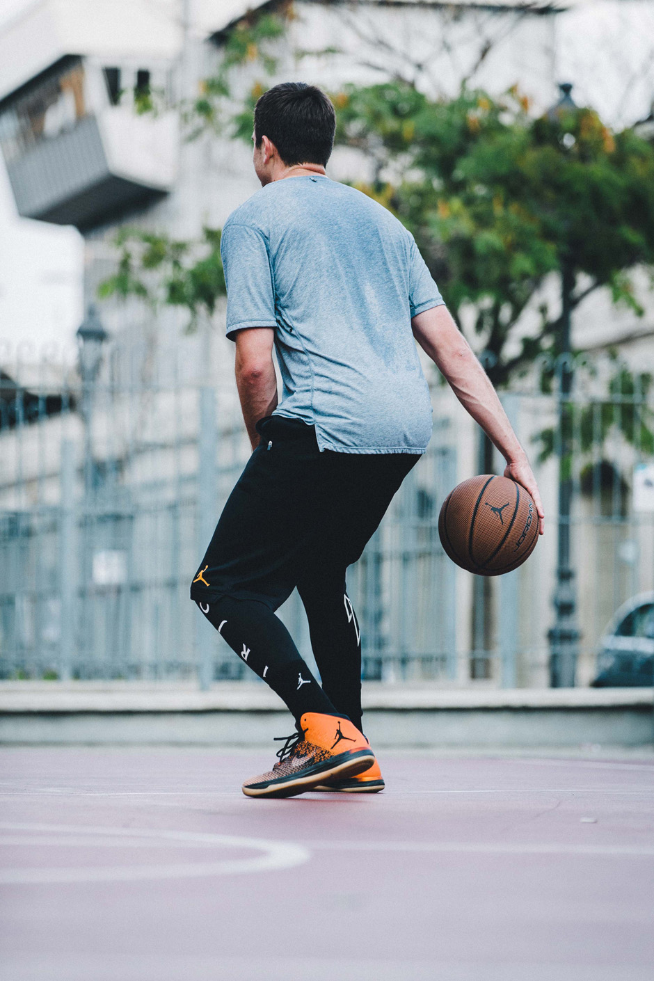michael jordan smashes backboard