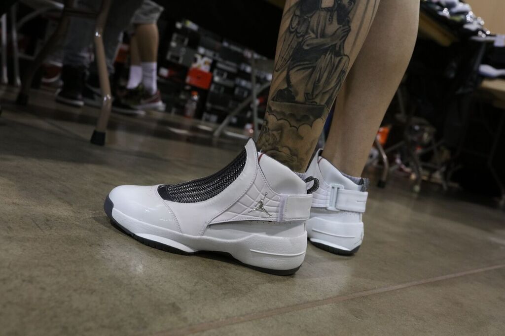 Sneaker Con Phoenix Photo Recap - Air Jordans, Release Dates & More ...